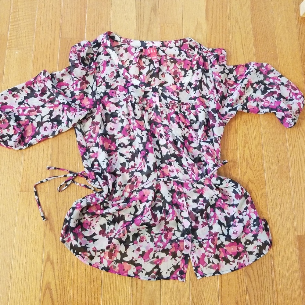Elle button up shear blouse with tie sz L
